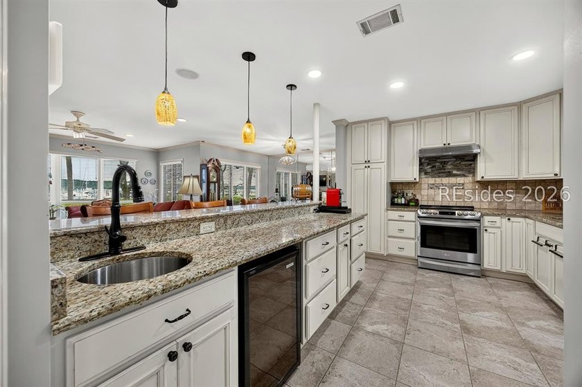 Experience waterfront living at Mariner's Point, a sought-after - photo 8