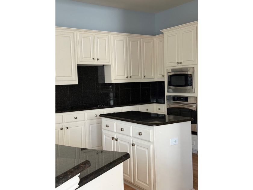 Coppell! 4 bedrooms and 3.5 Bath home available in Coppell - photo 6