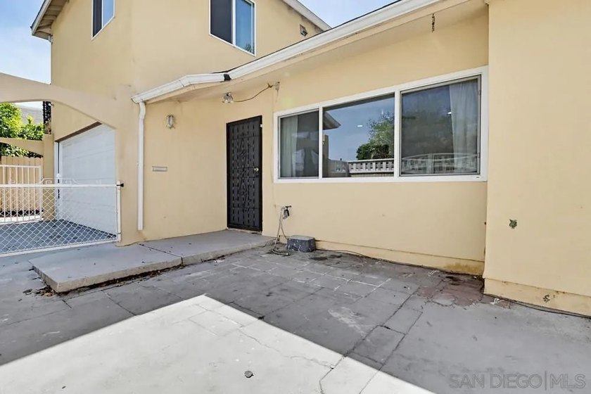 Variance granted for 2-4 Units Great opportunity for a - photo 3