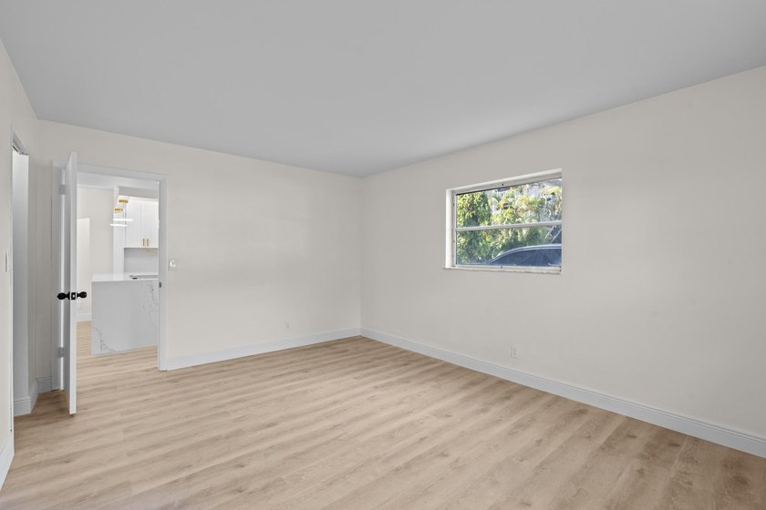 Welcome to this beautifully remodeled 2bed/1bath first floor - photo 14