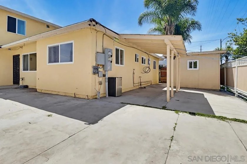Variance granted for 2-4 Units Great opportunity for a - photo 4