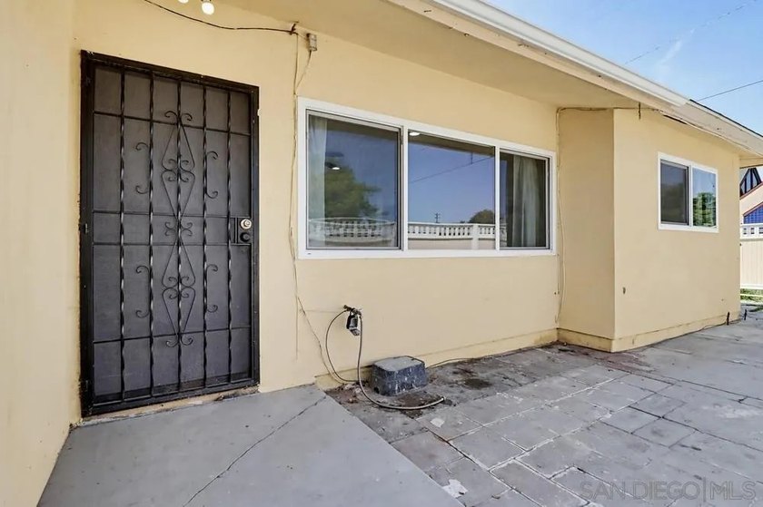 Variance granted for 2-4 Units Great opportunity for a - photo 7
