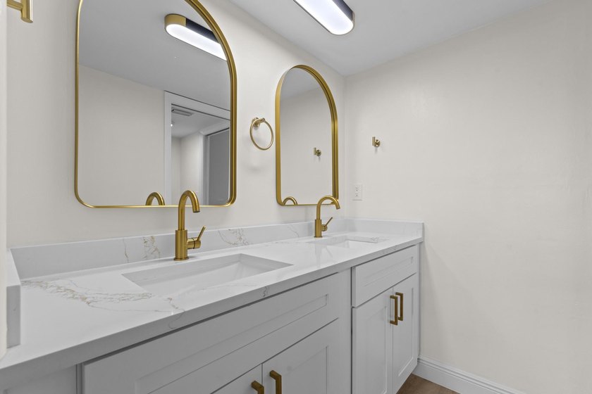 Welcome to this beautifully remodeled 2bed/1bath first floor - photo 19