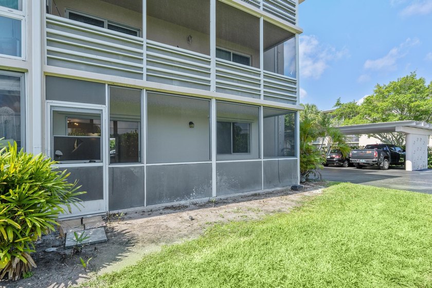 Welcome to this beautifully remodeled 2bed/1bath first floor - photo 24