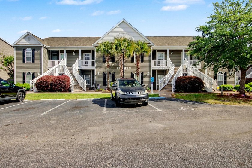 Spacious and well-appointed 3-bedroom, 2-bathroom second-floor - photo 2
