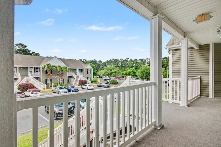 Spacious and well-appointed 3-bedroom, 2-bathroom second-floor - photo 5