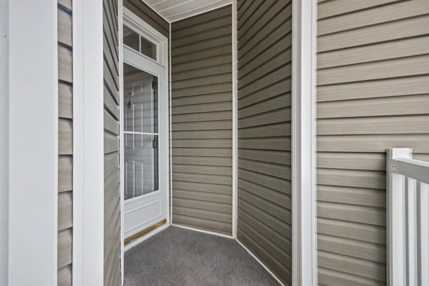 Spacious and well-appointed 3-bedroom, 2-bathroom second-floor - photo 6