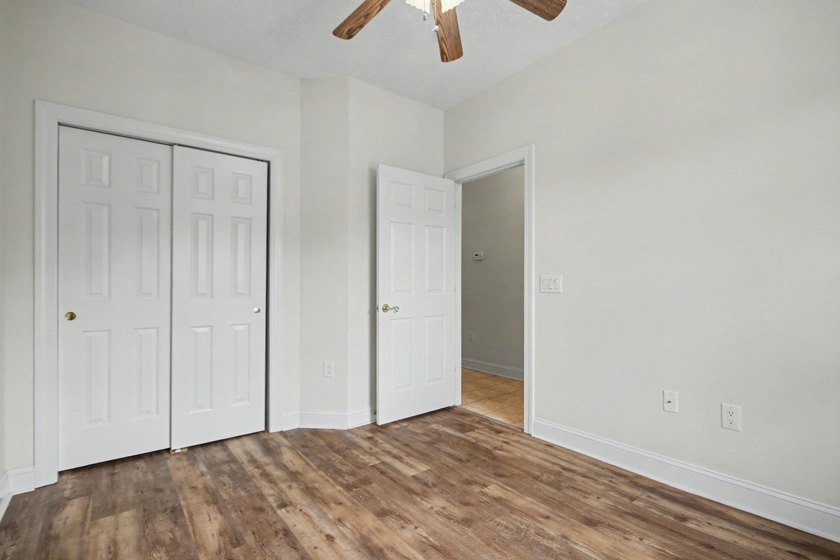 Spacious and well-appointed 3-bedroom, 2-bathroom second-floor - photo 10