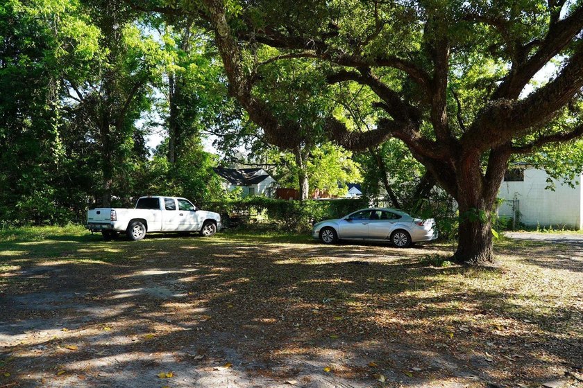 Nine parcels on 1.75 acres in the city of Georgetown! Eached - photo 8