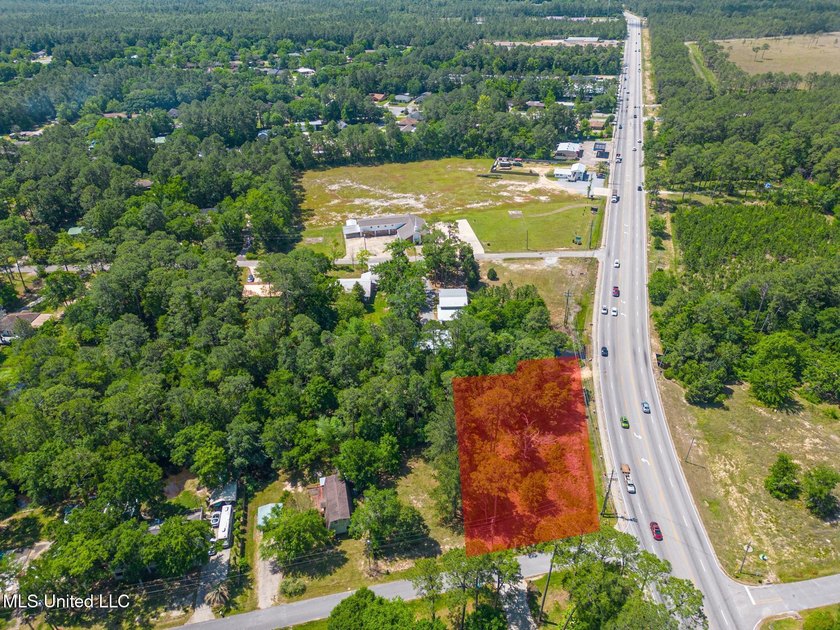 Prime Commercial Opportunity! Take advantage of this 0.33-acre - photo 3