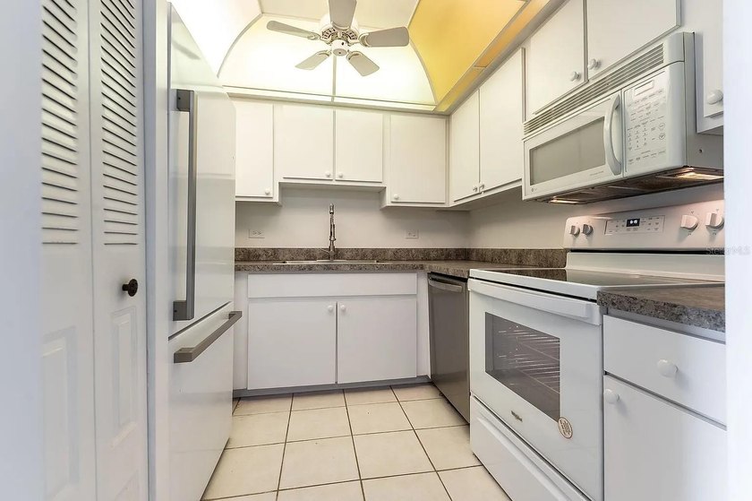 Welcome to your new home and the Florida living, located minutes - photo 8