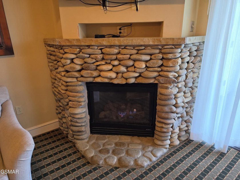 Top-floor 2BR/2BA condo in highly desirable RiverStone Resort - photo 8