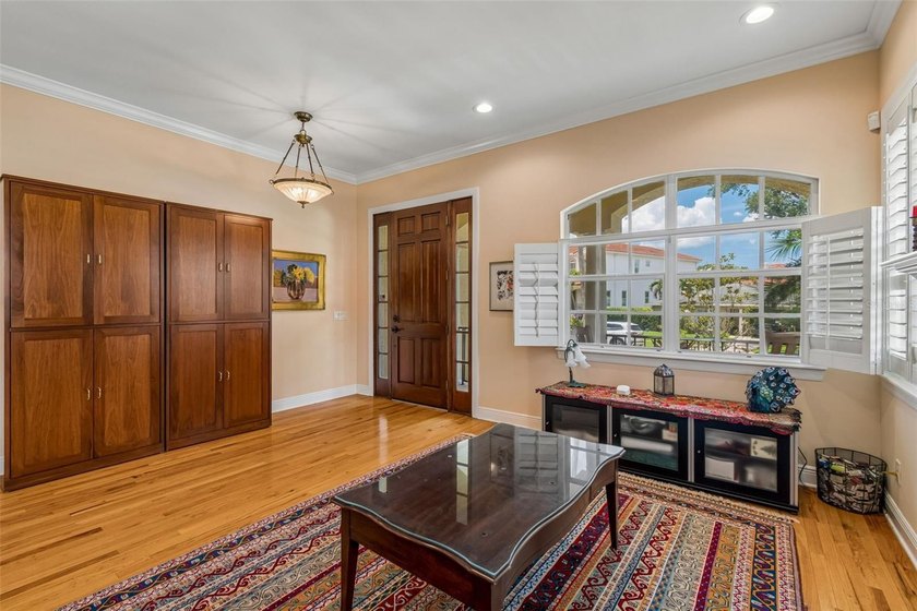 Welcome to 107 Bermuda, a beautifully crafted custom-built - photo 9