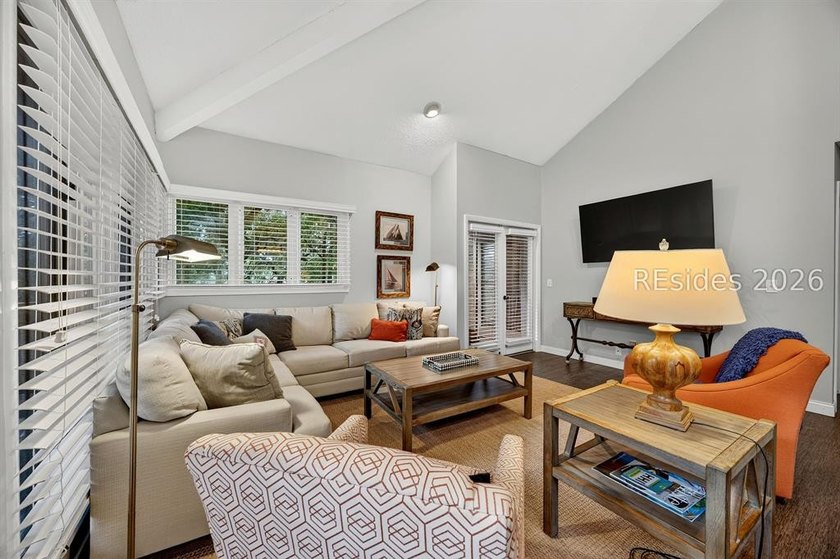 In the heart of Palmetto Dunes, this beautiful villa is the kind - photo 14