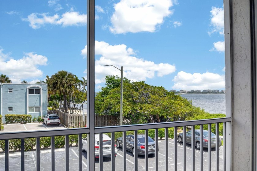Experience sophisticated coastal living in this exquisitely - photo 28