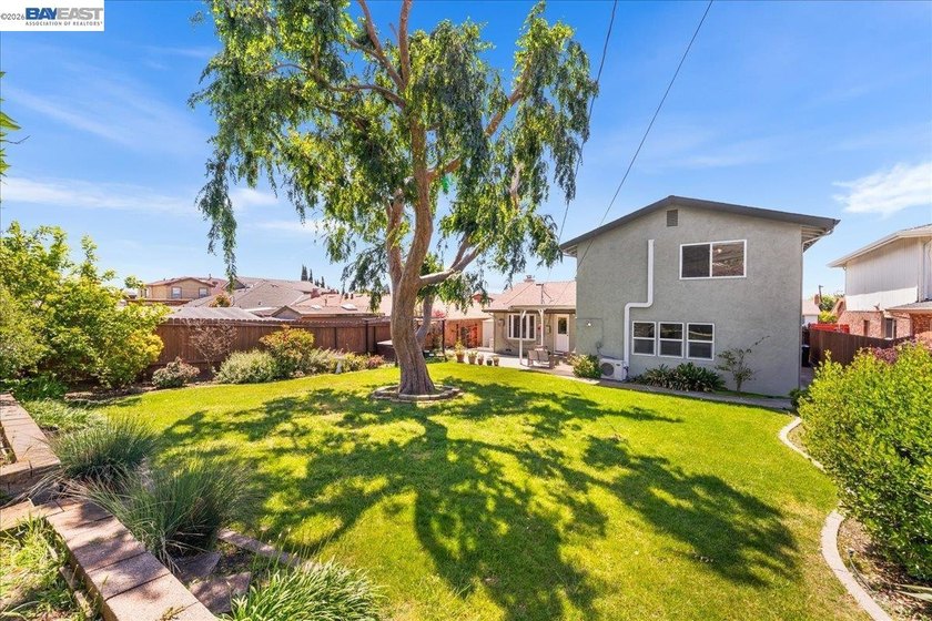 Rarely available Warm Springs showpiece blending timeless - photo 33