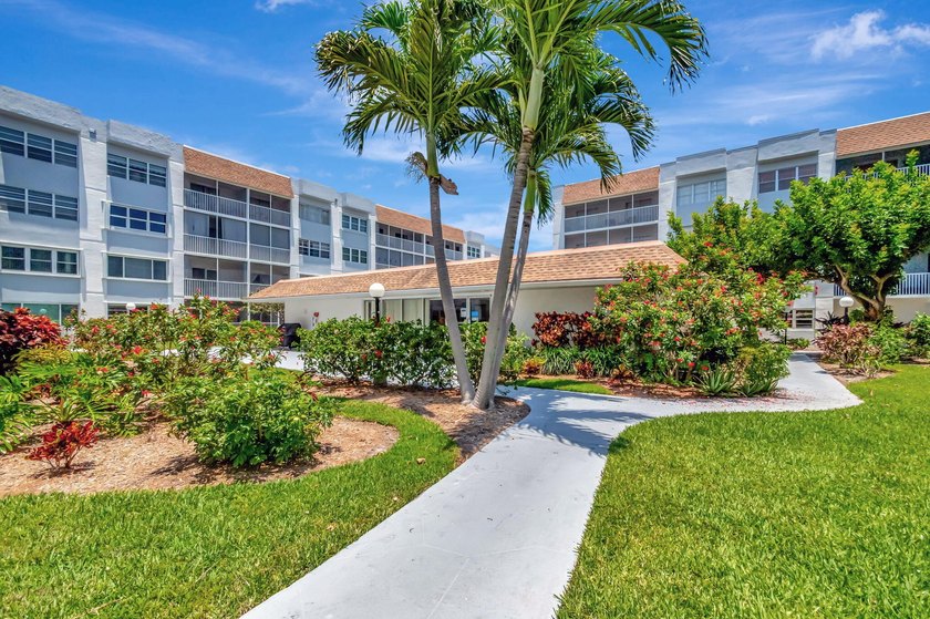 Experience sophisticated coastal living in this exquisitely - photo 43