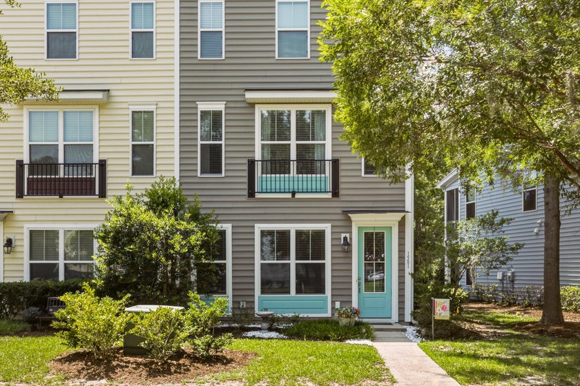 Welcome to this sophisticated and coveted end-unit townhome in - photo 44