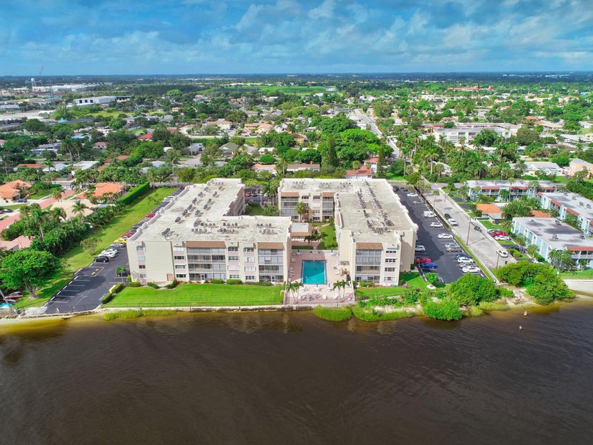 Experience sophisticated coastal living in this exquisitely - photo 46
