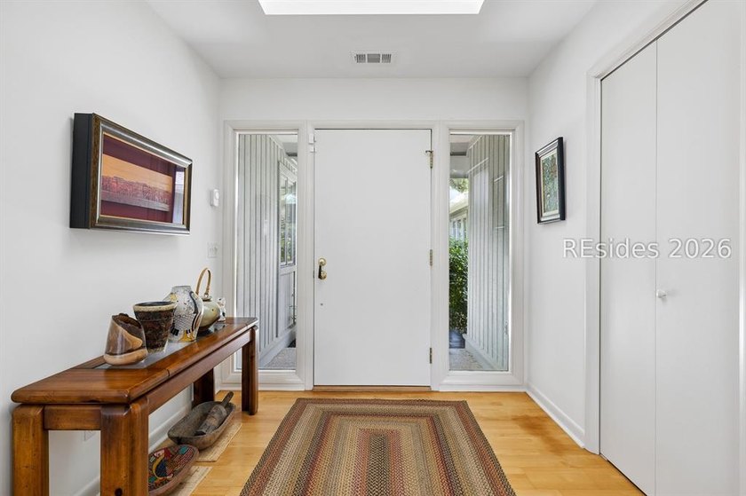 Pristine, thoughtfully updated residence with Sams Point Pond - photo 10