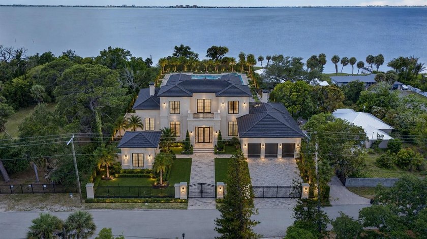 Discover a once-in-a-lifetime opportunity to own a PREMIER 1 - photo 2
