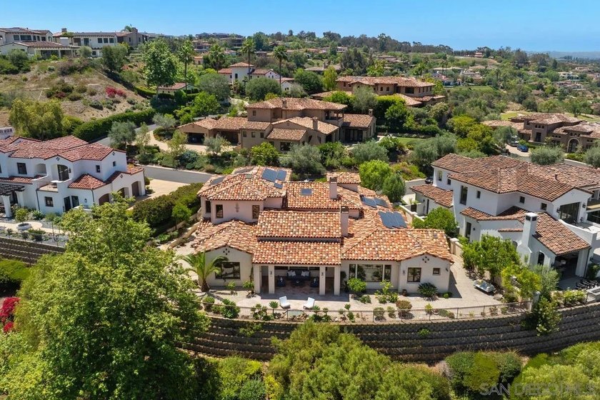 Enjoy stunning panoramic views and privacy in this premier lot - photo 5