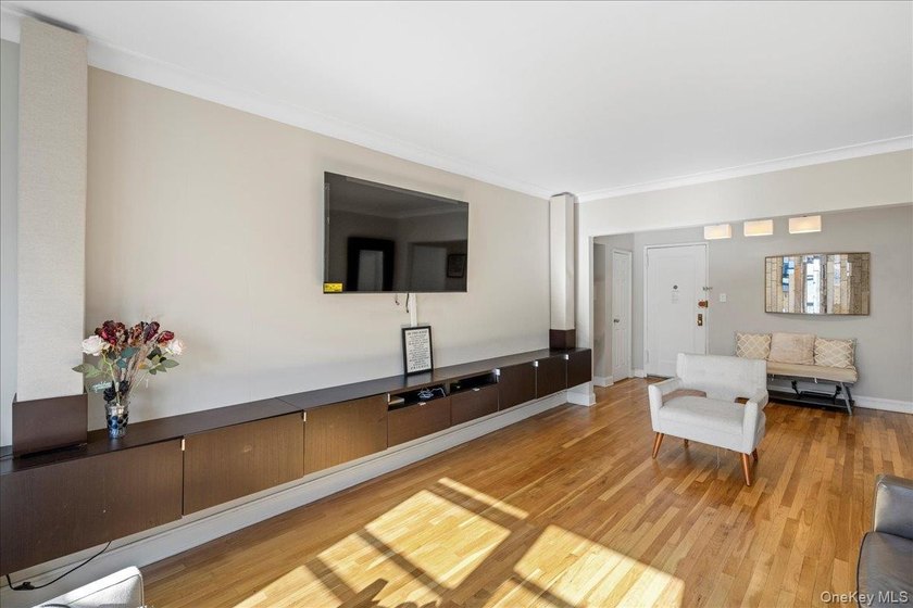 The Versailles a move-in ready 1 bedroom/1 bathroom Co-op in the - photo 13