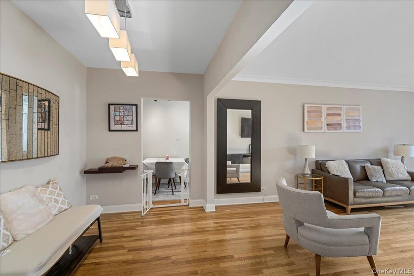 The Versailles a move-in ready 1 bedroom/1 bathroom Co-op in the - photo 14