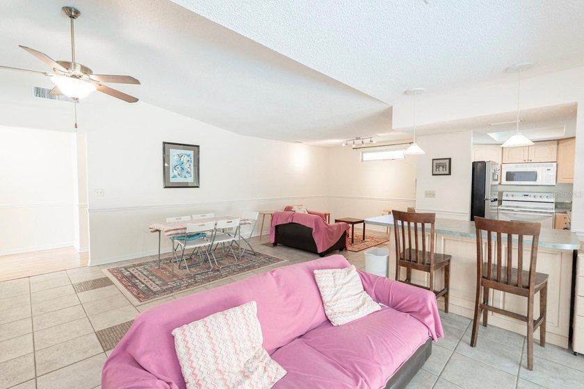 ATTENTION BUYERS! Welcome to this spacious 2-bedroom, 2-bathroom - photo 2