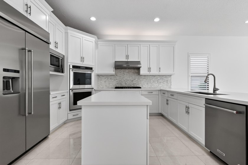 SHOWINGS START ON SATURDAY 05/23 AT 10:30AM Experience the - photo 23
