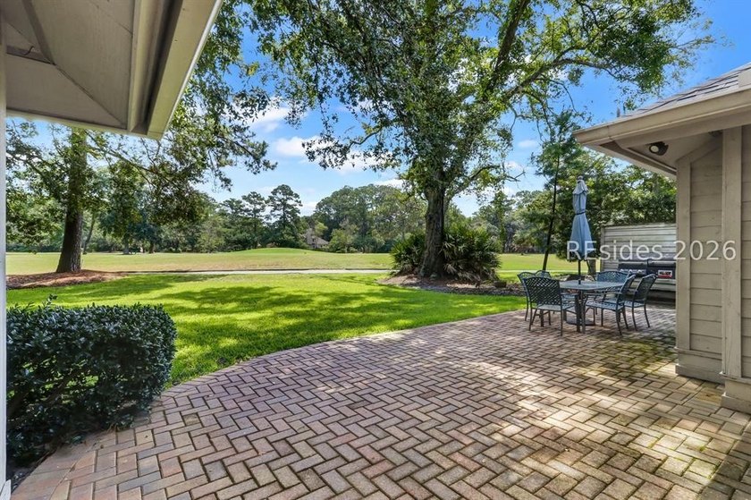 Enjoy spectacular long golf course views across multiple - photo 4