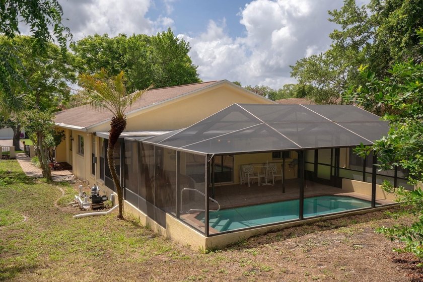 ATTENTION BUYERS! Welcome to this spacious 2-bedroom, 2-bathroom - photo 5