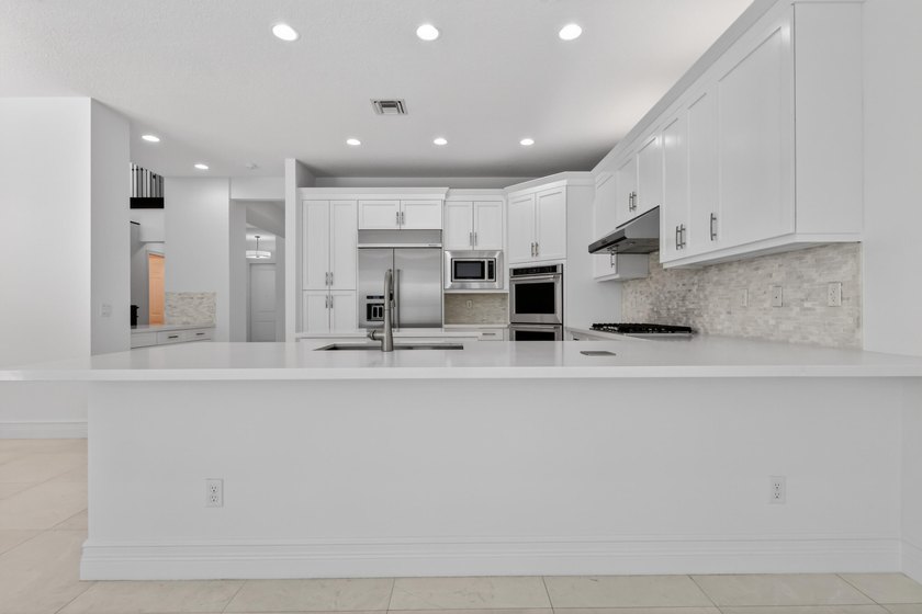 SHOWINGS START ON SATURDAY 05/23 AT 10:30AM Experience the - photo 25