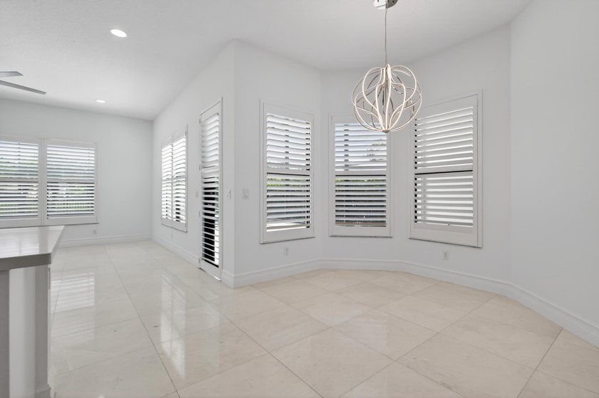 SHOWINGS START ON SATURDAY 05/23 AT 10:30AM Experience the - photo 27