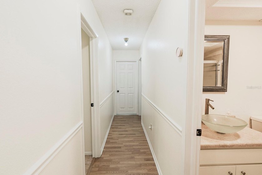 ATTENTION BUYERS! Welcome to this spacious 2-bedroom, 2-bathroom - photo 8