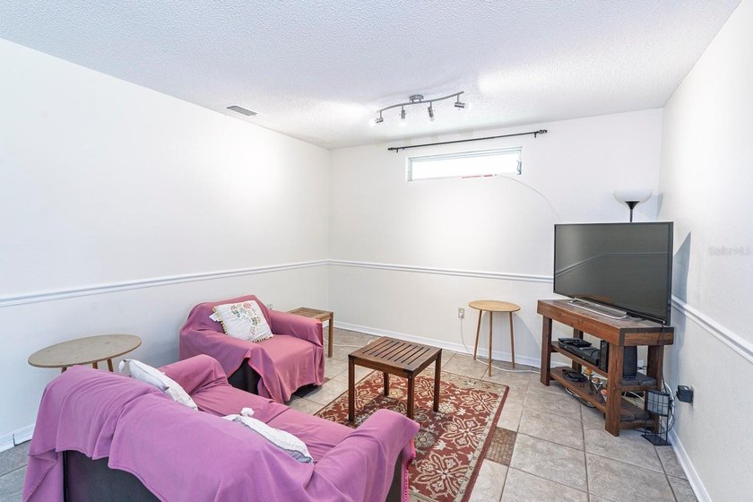 ATTENTION BUYERS! Welcome to this spacious 2-bedroom, 2-bathroom - photo 9