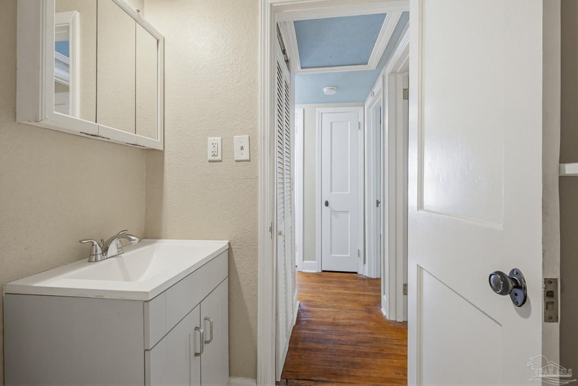 Price Improvement ** Discover the perfect blend of classic - photo 33