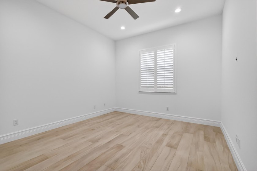 SHOWINGS START ON SATURDAY 05/23 AT 10:30AM Experience the - photo 38