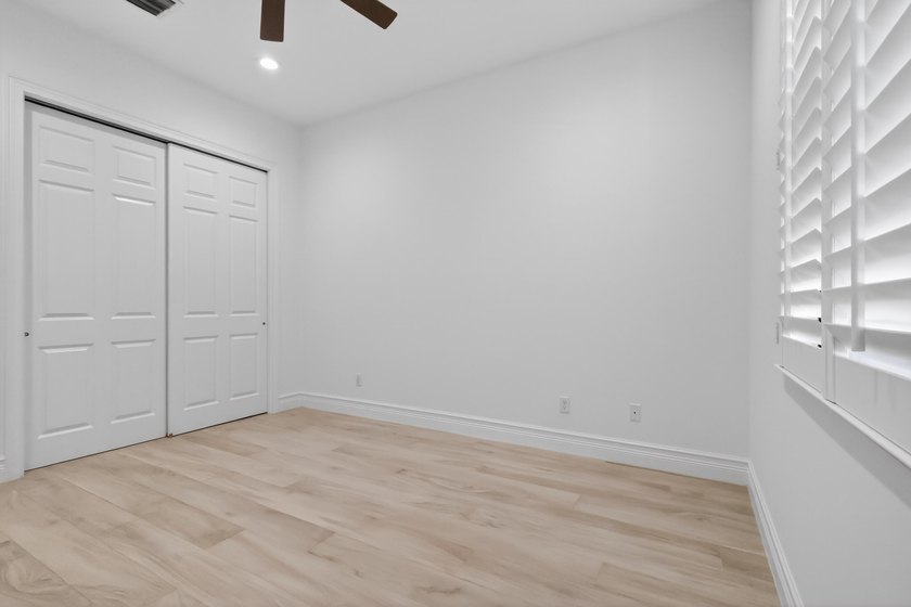 SHOWINGS START ON SATURDAY 05/23 AT 10:30AM Experience the - photo 40