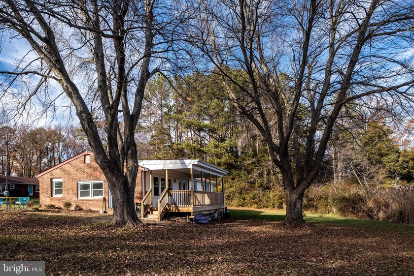 Amazing waterfront home with stunning views of desirable Monroe - photo 4