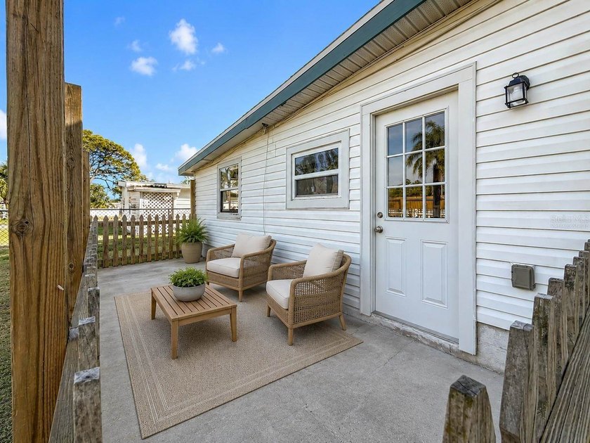 Virtually Staged. Looking for a home that blends comfort - photo 12