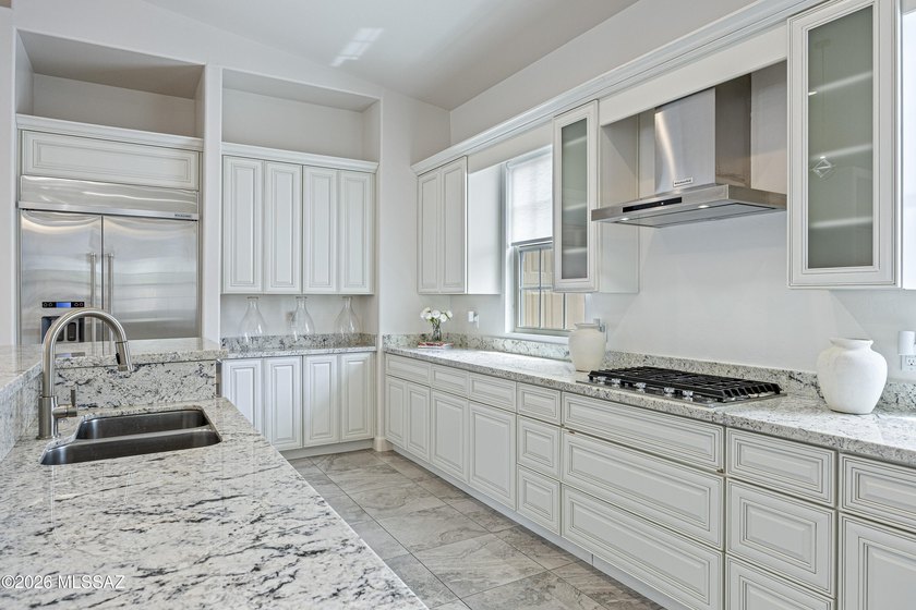 Located within the exclusive gated enclave of Hacienda Del Lago - photo 17