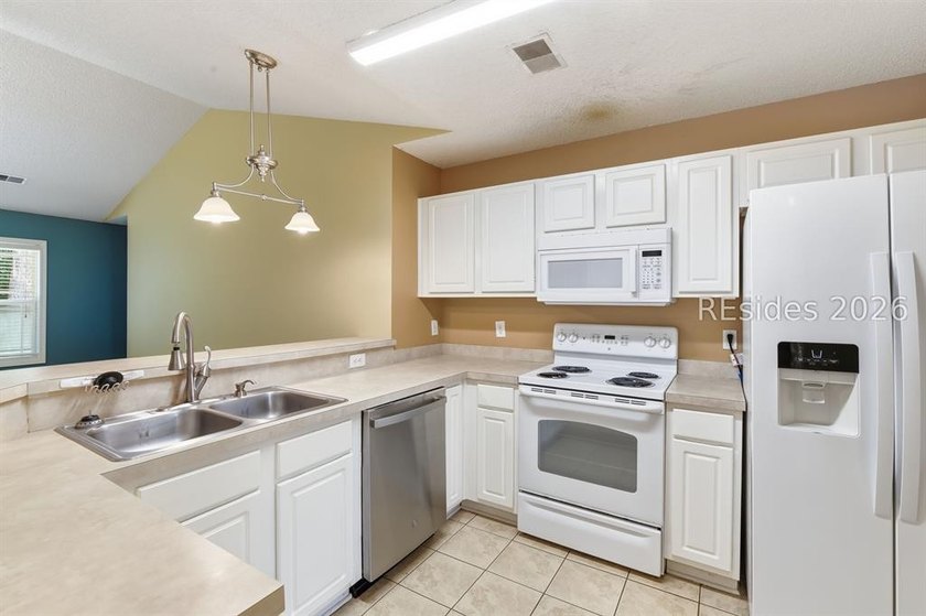 Here is your opportunity to own a 4-bedroom home with a fenced - photo 8