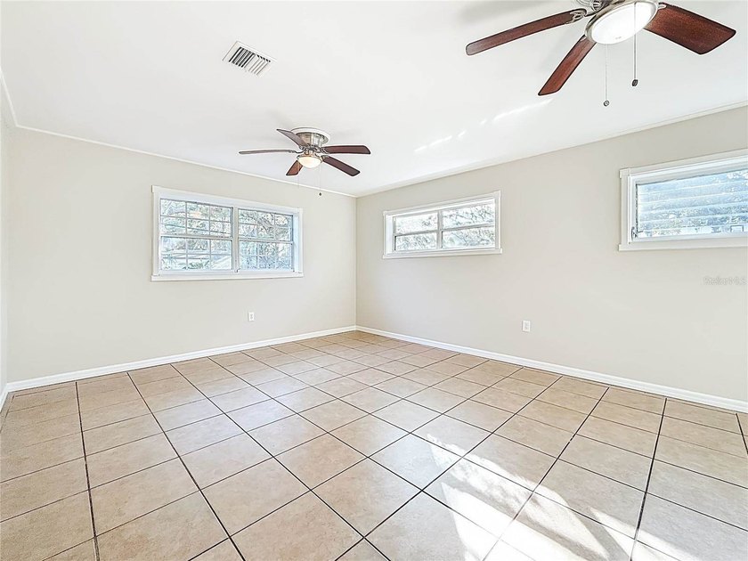 Virtually Staged. Looking for a home that blends comfort - photo 33