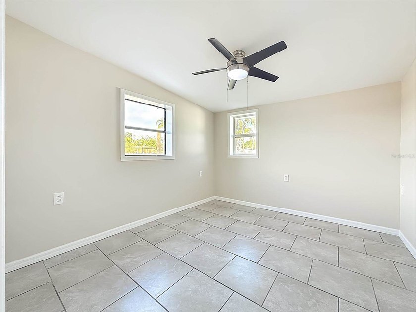 Virtually Staged. Looking for a home that blends comfort - photo 37