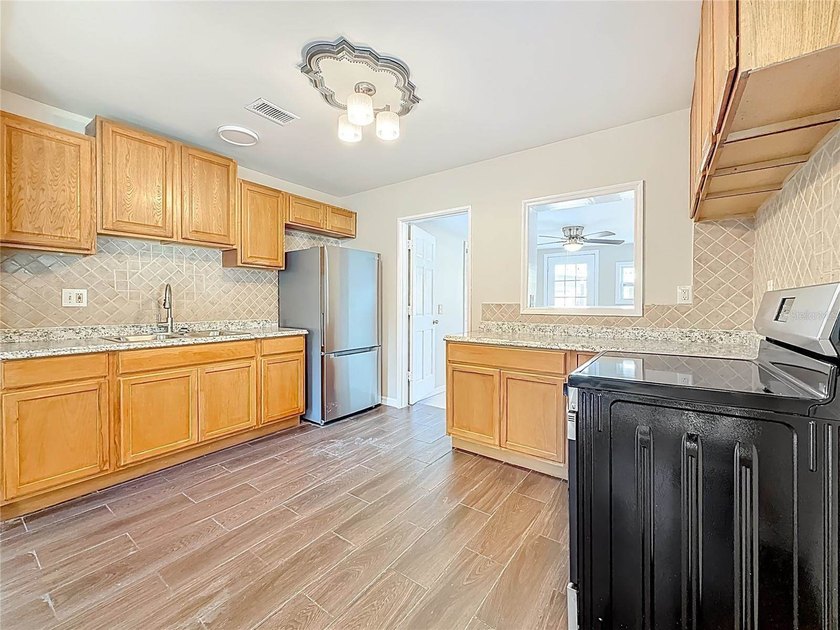 Virtually Staged. Looking for a home that blends comfort - photo 42