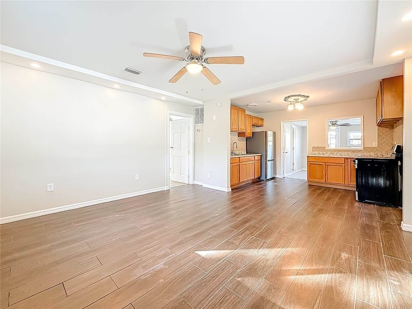 Virtually Staged. Looking for a home that blends comfort - photo 48