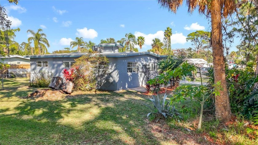 Virtually Staged. Looking for a home that blends comfort - photo 53