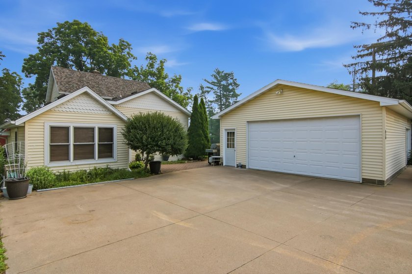 This completely updated Wabasha home is move-in ready! Located - photo 3