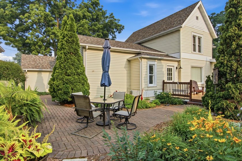 This completely updated Wabasha home is move-in ready! Located - photo 4